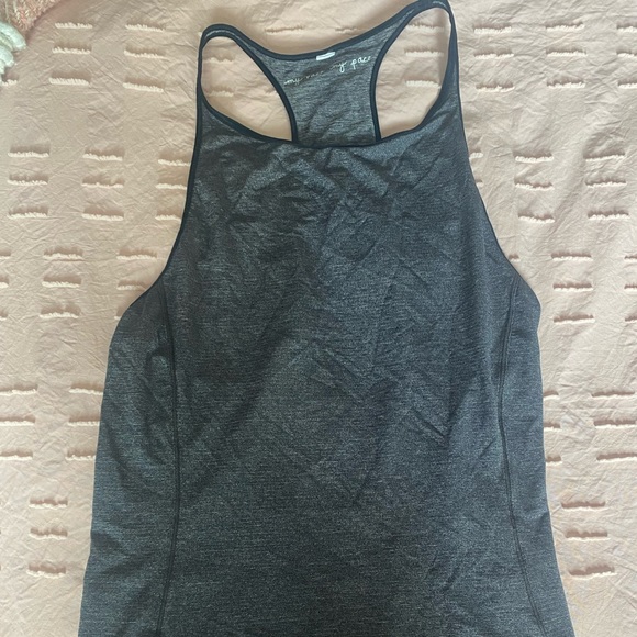 Lululemon size 6 grey tank - Picture 2 of 4